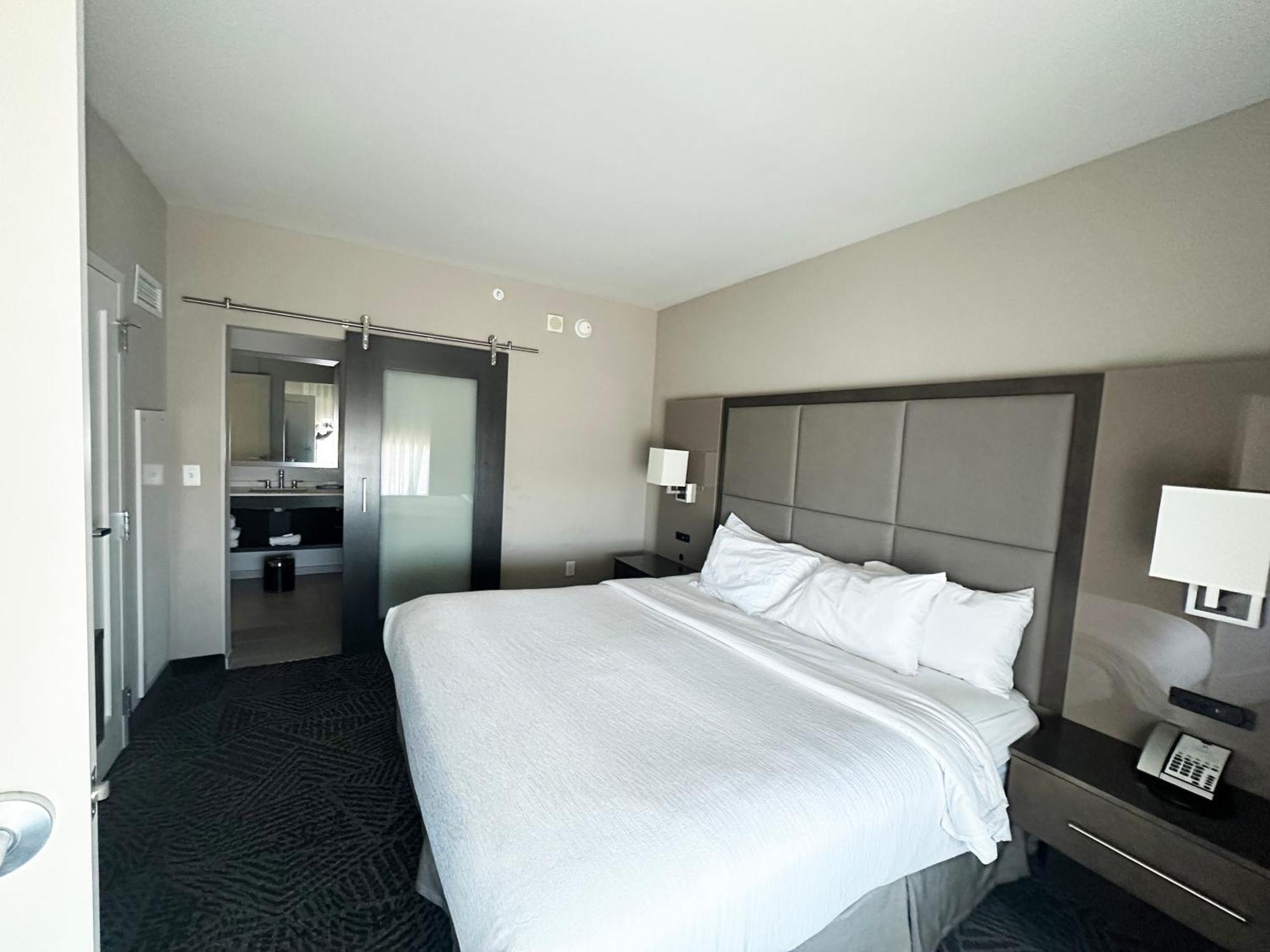 Embassy Suites By Hilton Kansas City Olathe Extérieur photo